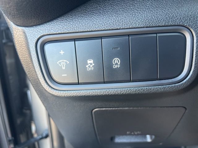 Used 2025 Kia Soul LX w/ LX Technology Package FWD image 33