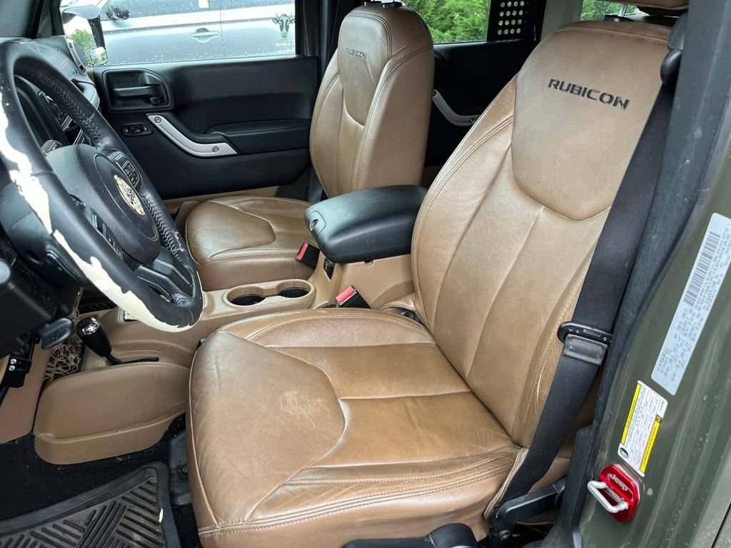 Used 2015 Jeep Wrangler Unlimited Rubicon AWD/4WD image 8