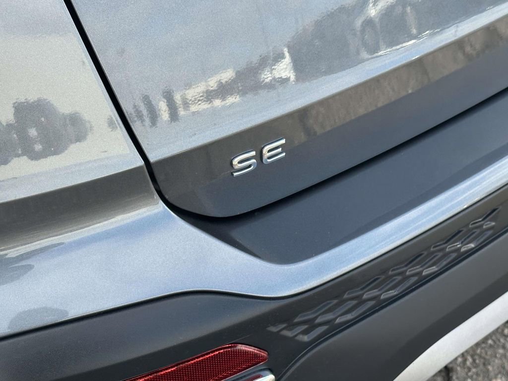 Used 2022 Volkswagen Taos SE image 11