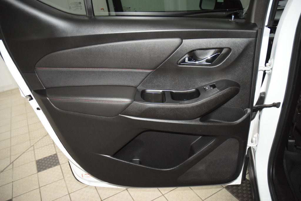 Used 2023 Chevrolet Traverse RS w/ LPO, Floor Liner Package AWD/4WD image 51