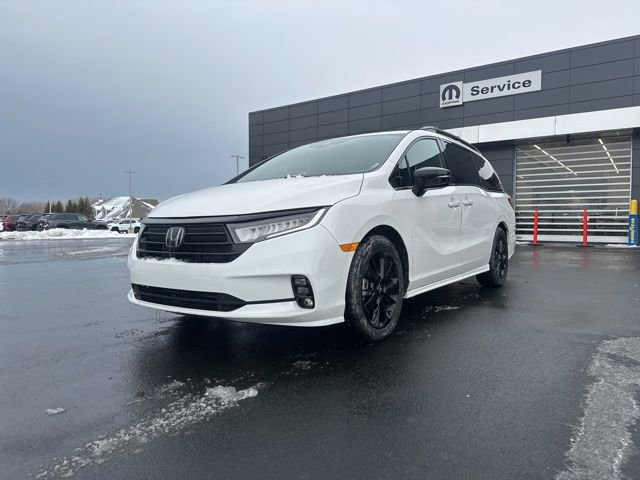 Used 2024 Honda Odyssey Sport image 4