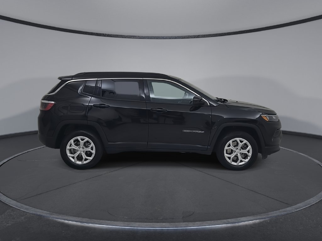 Certified 2024 Jeep Compass Latitude AWD/4WD image 19