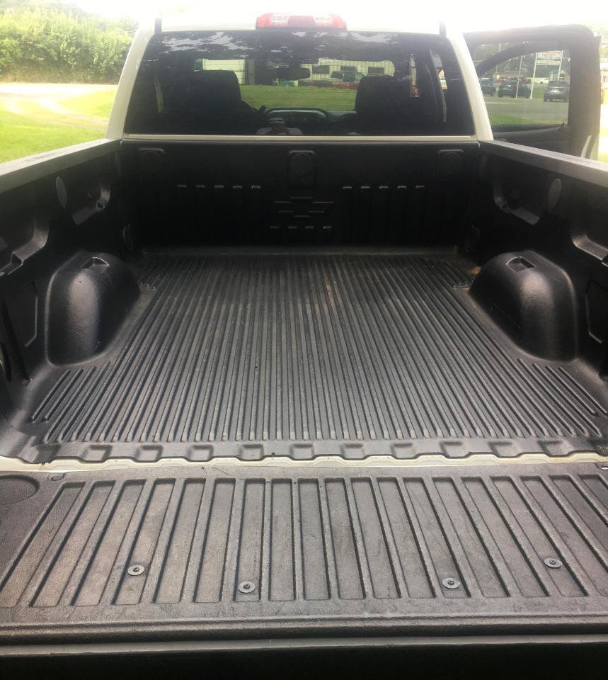 Used 2017 Chevrolet Silverado 1500 LT w/ All Star Edition AWD/4WD image 18