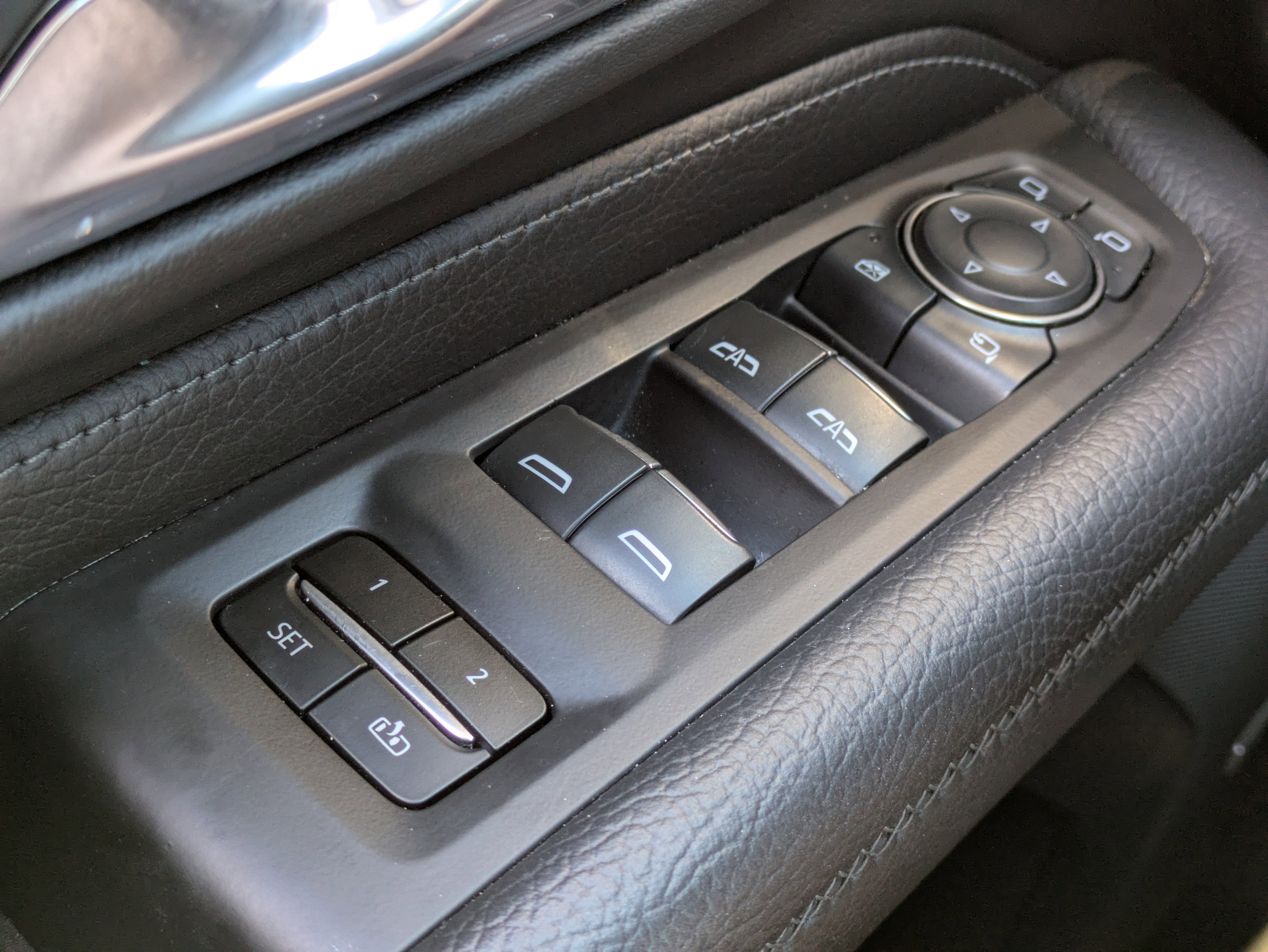 Used 2024 GMC Yukon XL Denali image 24