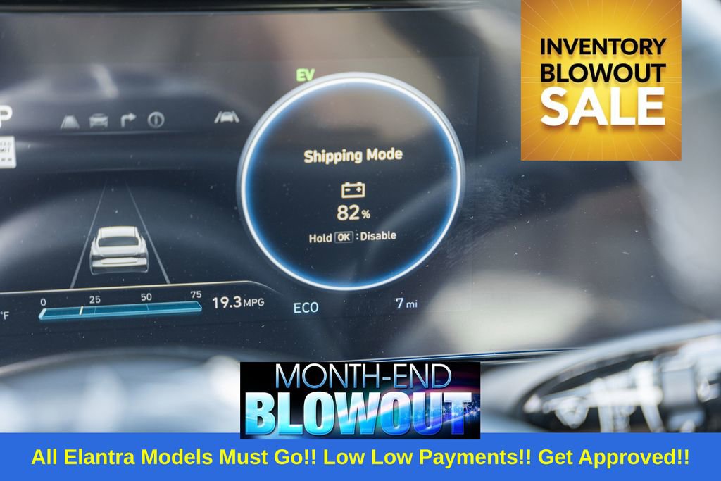 New 2025 Hyundai Elantra Limited image 43