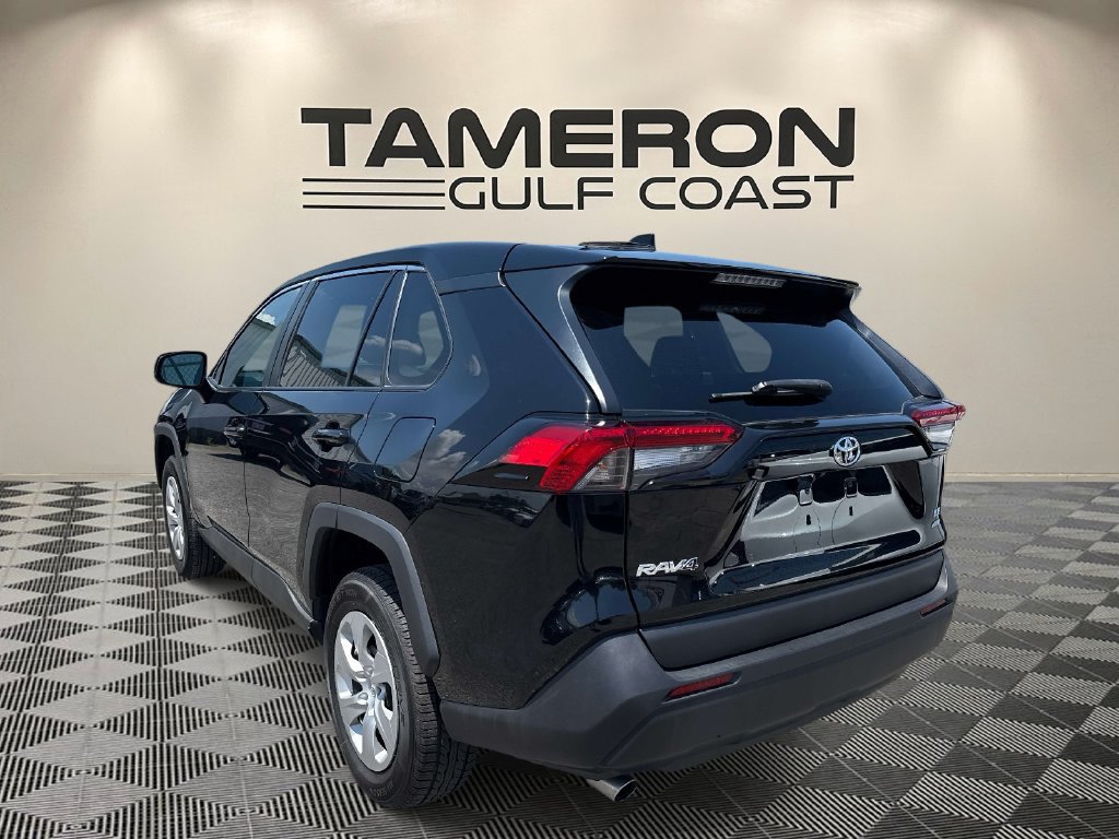 Used 2024 Toyota RAV4 LE AWD/4WD image 6