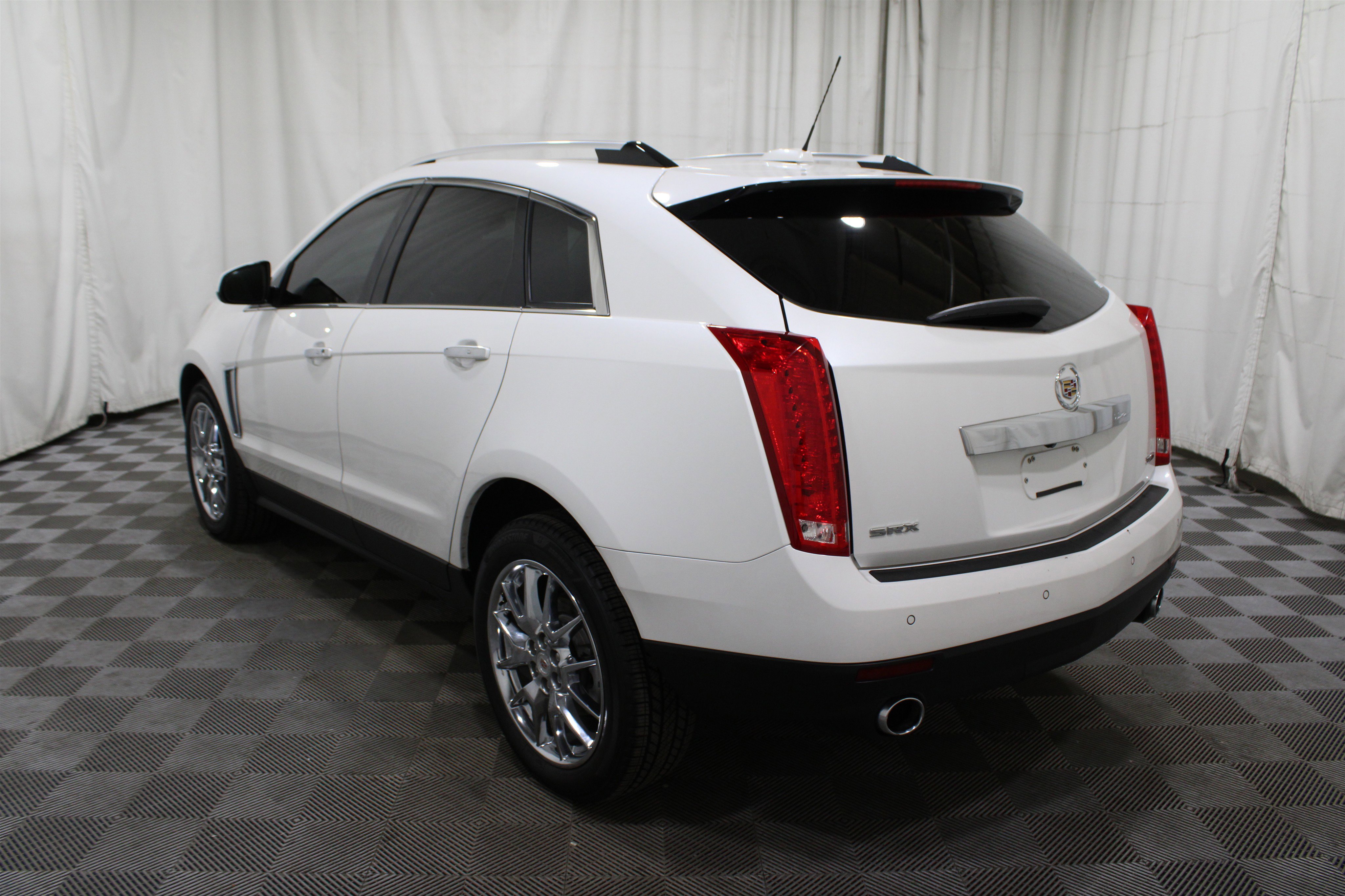 Used 2015 Cadillac SRX Performance w/ Driver Awareness Package image 34