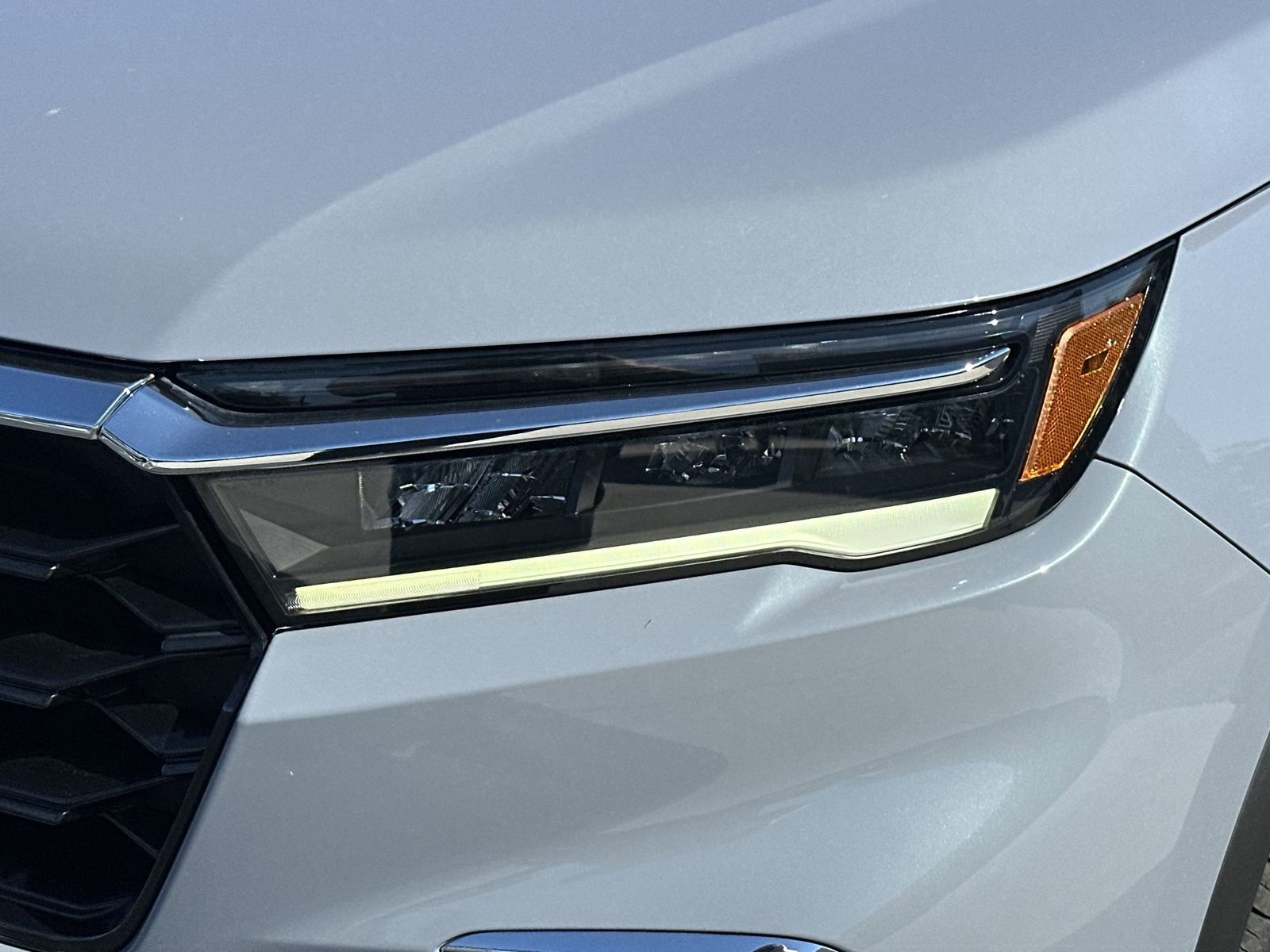 Used 2023 Honda Pilot Touring image 11