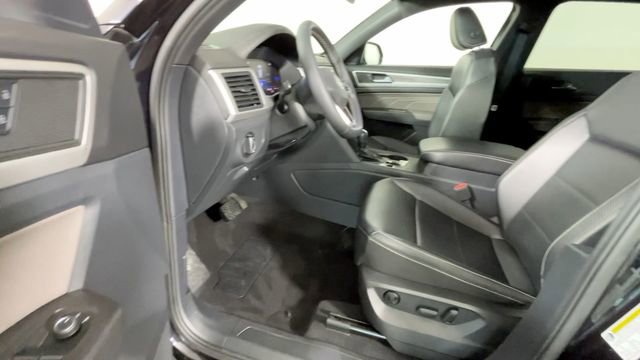 Used 2022 Volkswagen Atlas Cross Sport SE FWD image 19