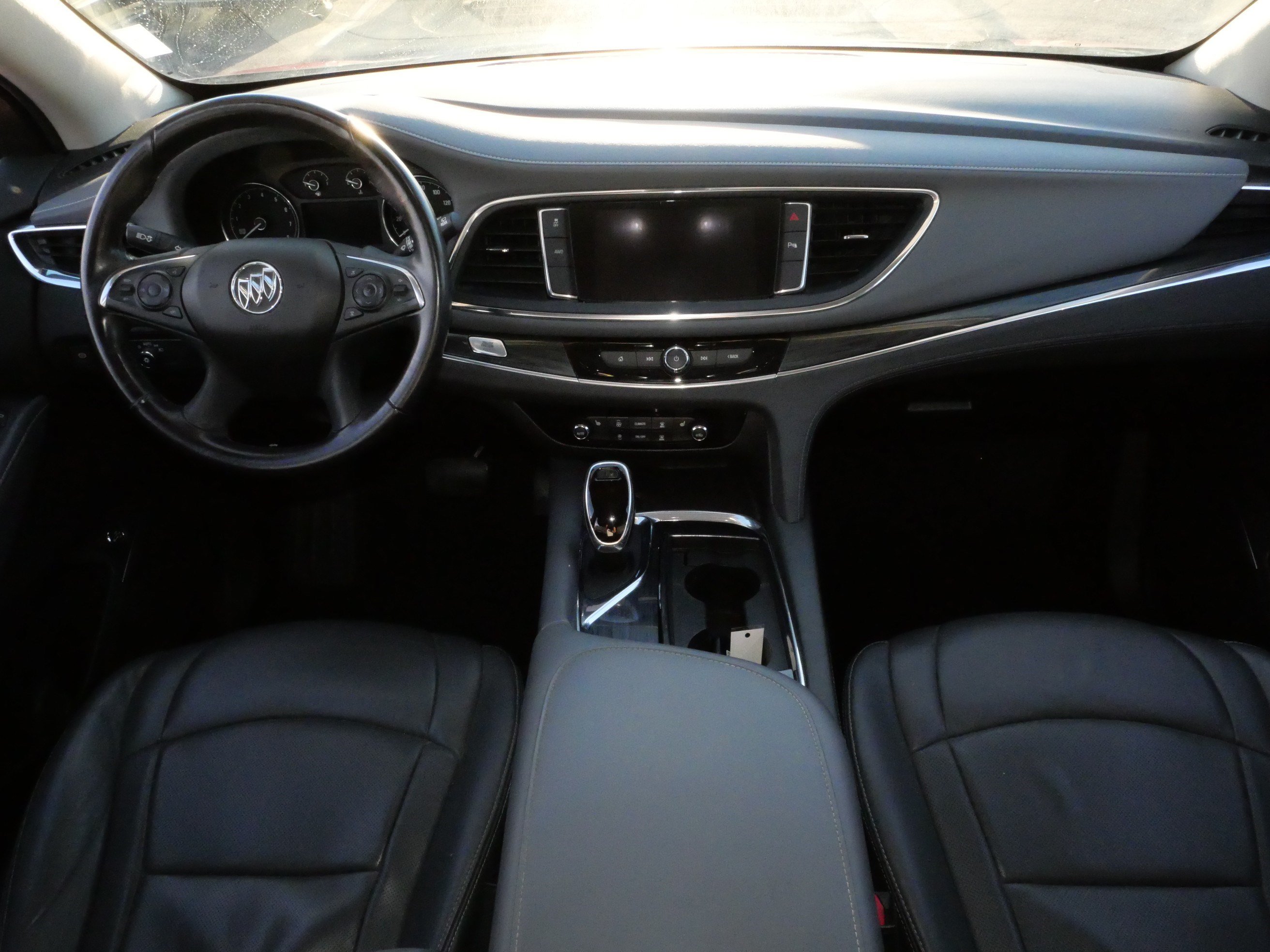 Used 2018 Buick Enclave Essence AWD/4WD image 10