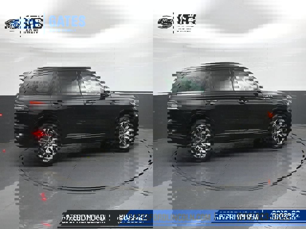 New 2026 Lincoln Aviator AWD image 3