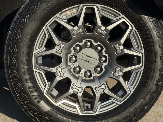 Used 2024 GMC Hummer EV 3X AWD/4WD image 12