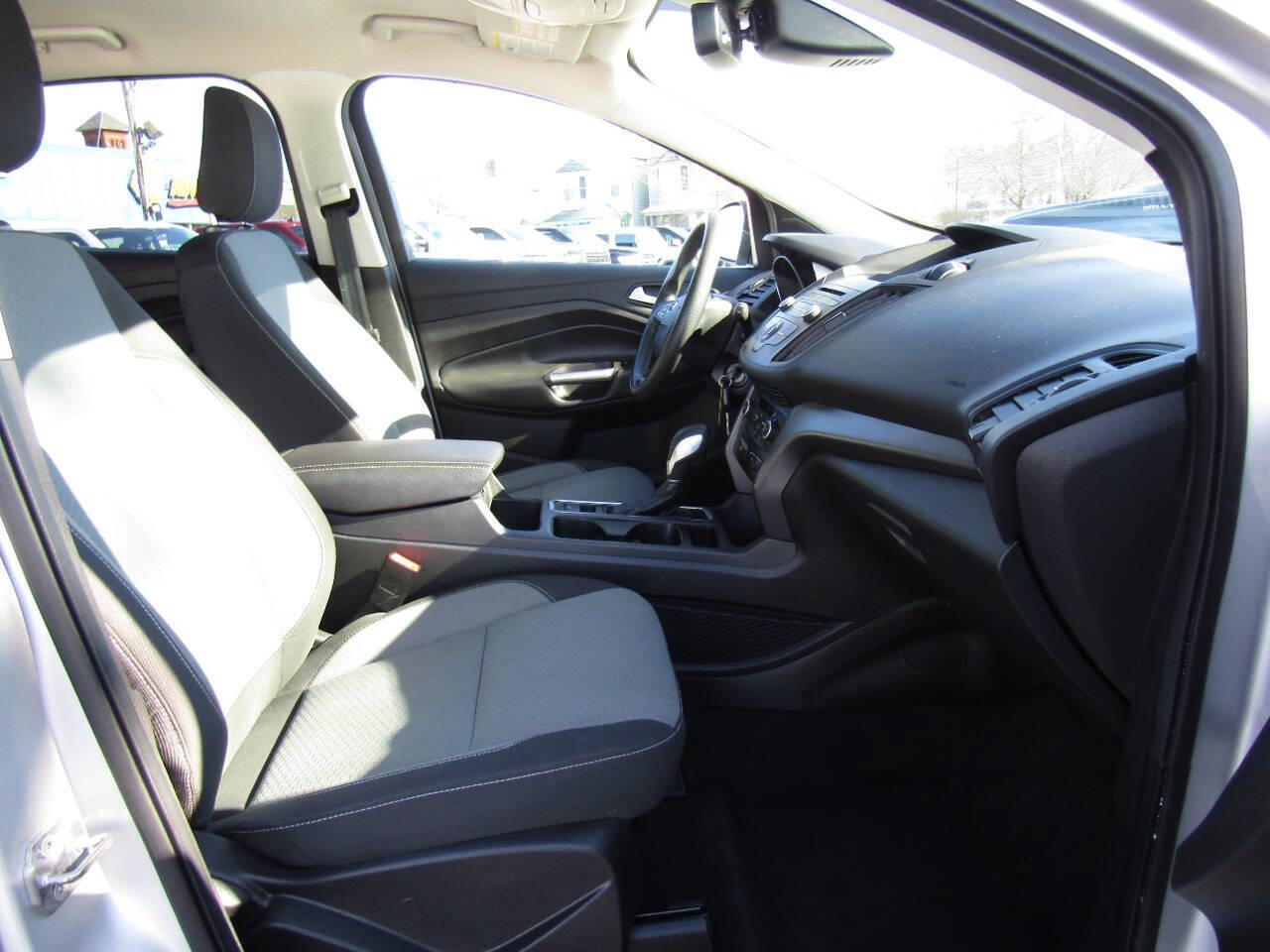 Used 2018 Ford Escape SE w/ Ford Safe & Smart Package AWD/4WD image 25