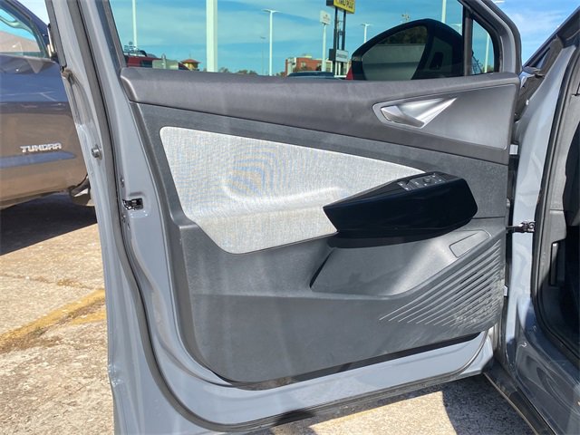 Used 2023 Volkswagen ID.4 Pro image 17