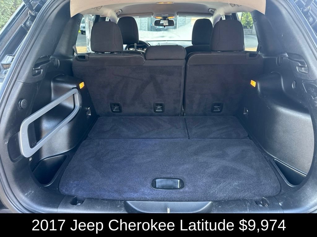 Used 2017 Jeep Cherokee Latitude FWD image 15
