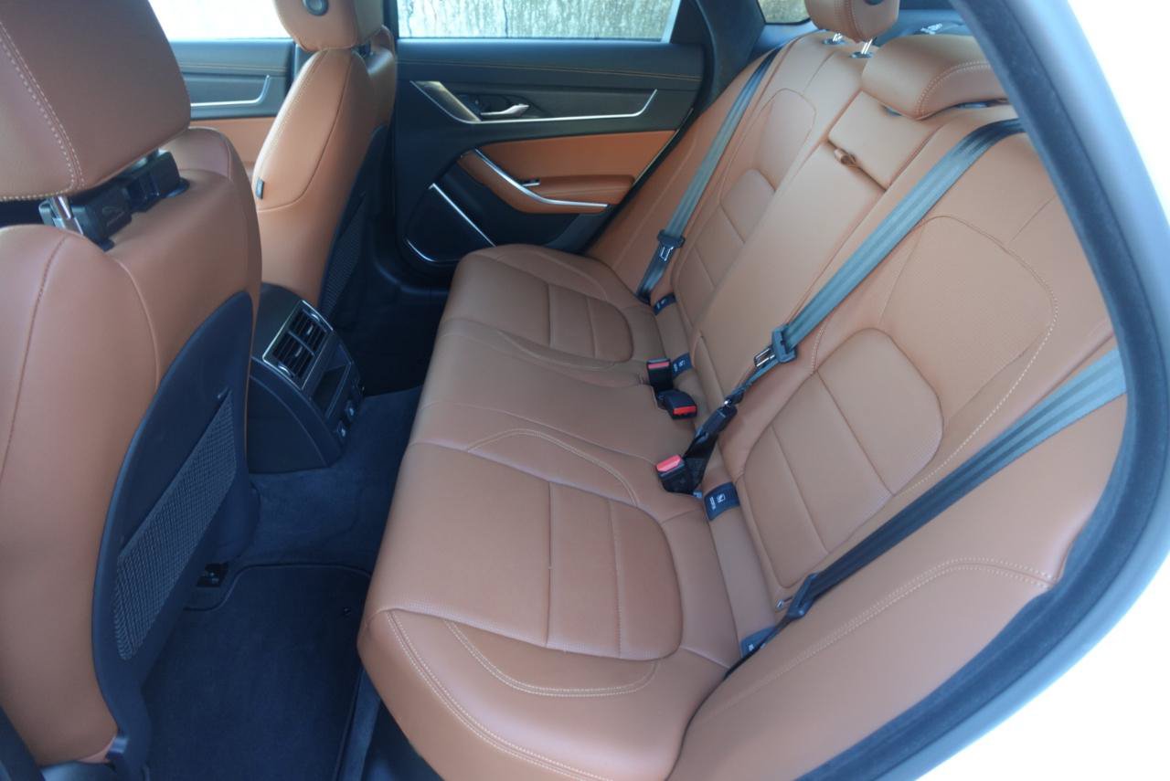 Used 2024 Jaguar XF R-Dynamic SE AWD/4WD image 13