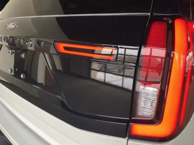 New 2026 Ford Expedition Platinum image 35