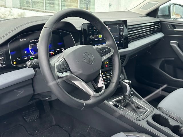 Certified 2025 Volkswagen Jetta SE image 27