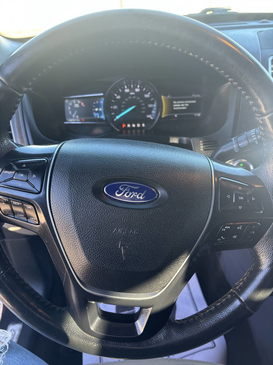 Used 2018 Ford Explorer Limited image 11