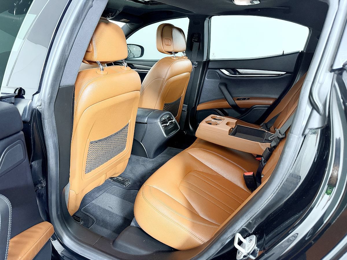 Used 2018 Maserati Ghibli RWD image 39