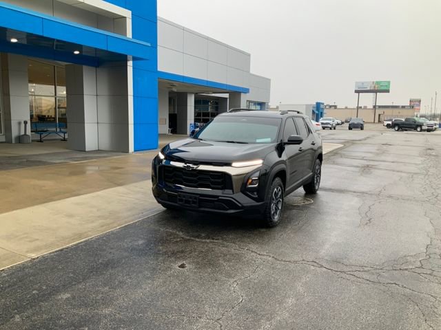 Used 2025 Chevrolet Equinox ACTIV w/ Safety and Technology Package image 2