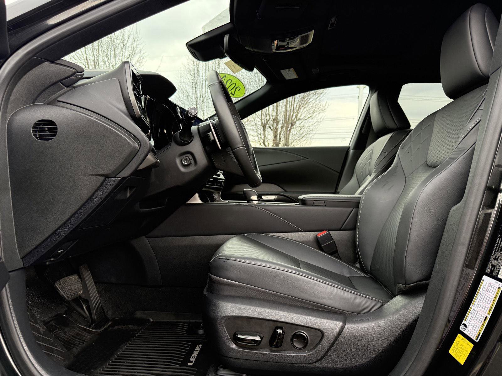 Used 2024 Lexus RX 350 Premium w/ Accessory Package (Z1) image 11