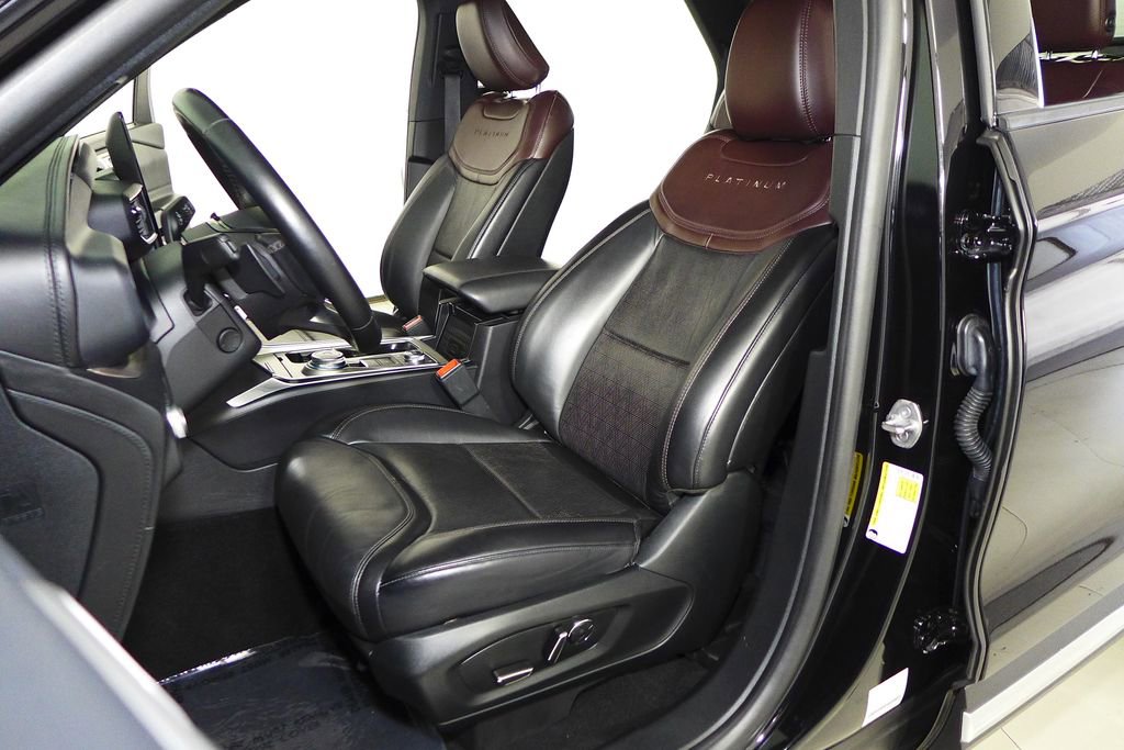 Used 2020 Ford Explorer Platinum w/ Premium Technology Package AWD/4WD image 23
