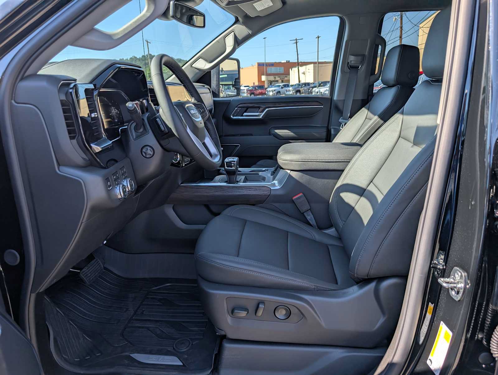 New 2026 GMC Sierra 1500 SLT w/ SLT Premium Plus Package AWD/4WD image 4