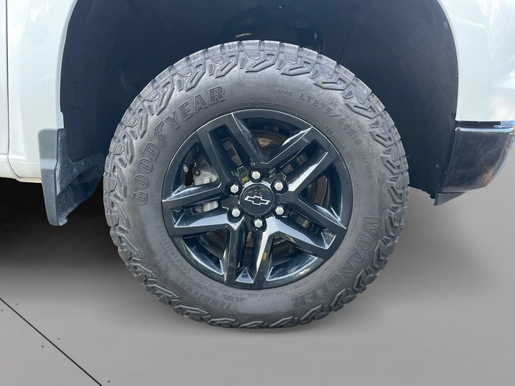 Used 2025 Chevrolet Silverado 1500 Custom Trail Boss w/ LPO, Dark Essentials Package AWD/4WD image 9