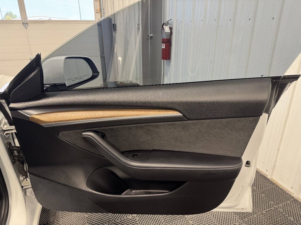 Used 2021 Tesla Model 3 Standard Range RWD image 16