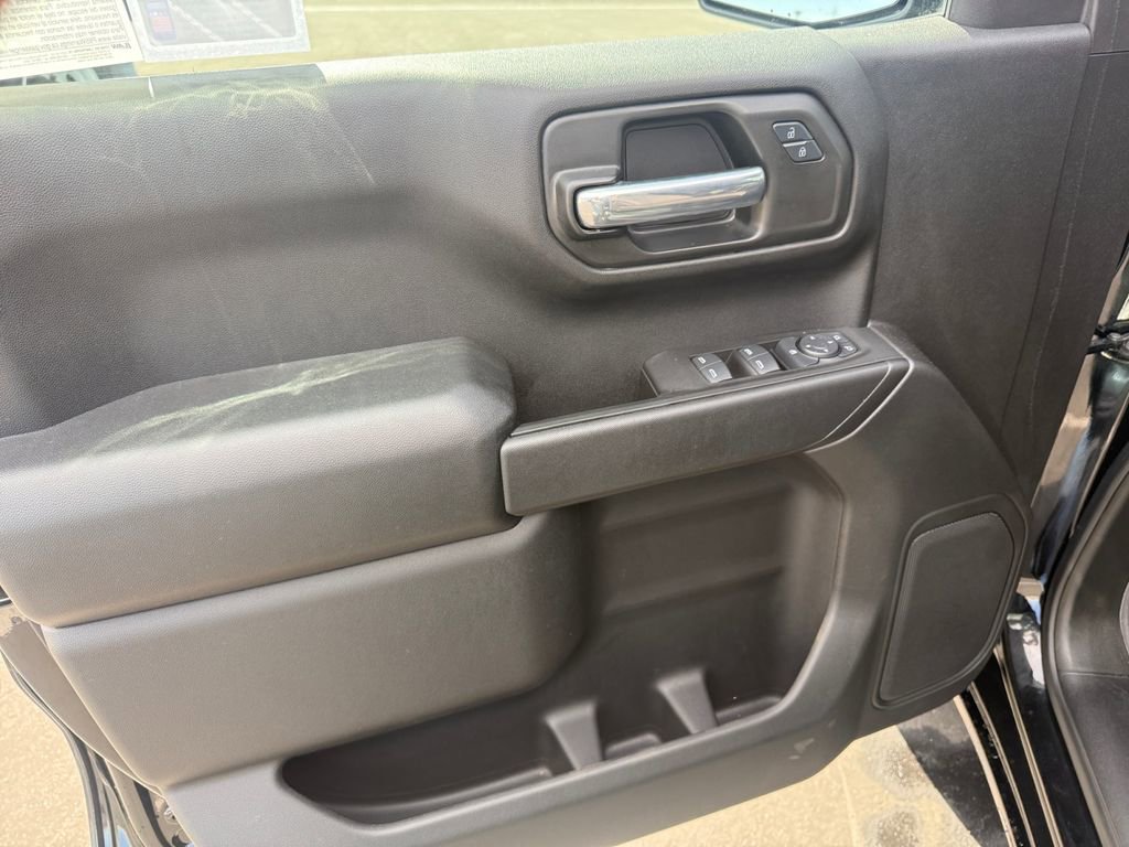 Certified 2025 Chevrolet Silverado 1500 Custom w/ LPO, Dark Essentials Package image 11