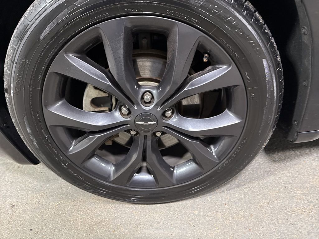 Used 2019 Chrysler Pacifica Touring Plus w/ S Appearance Package image 36