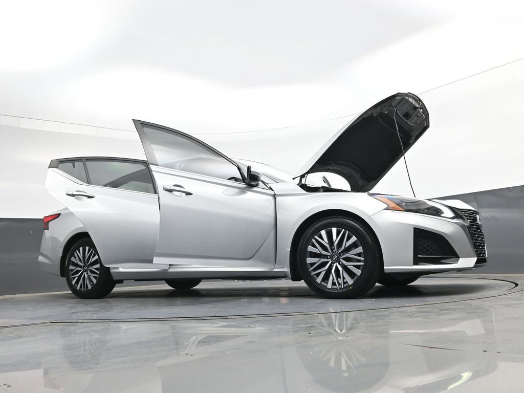 Used 2023 Nissan Altima 2.5 SV w/ SV Premium Package FWD image 51