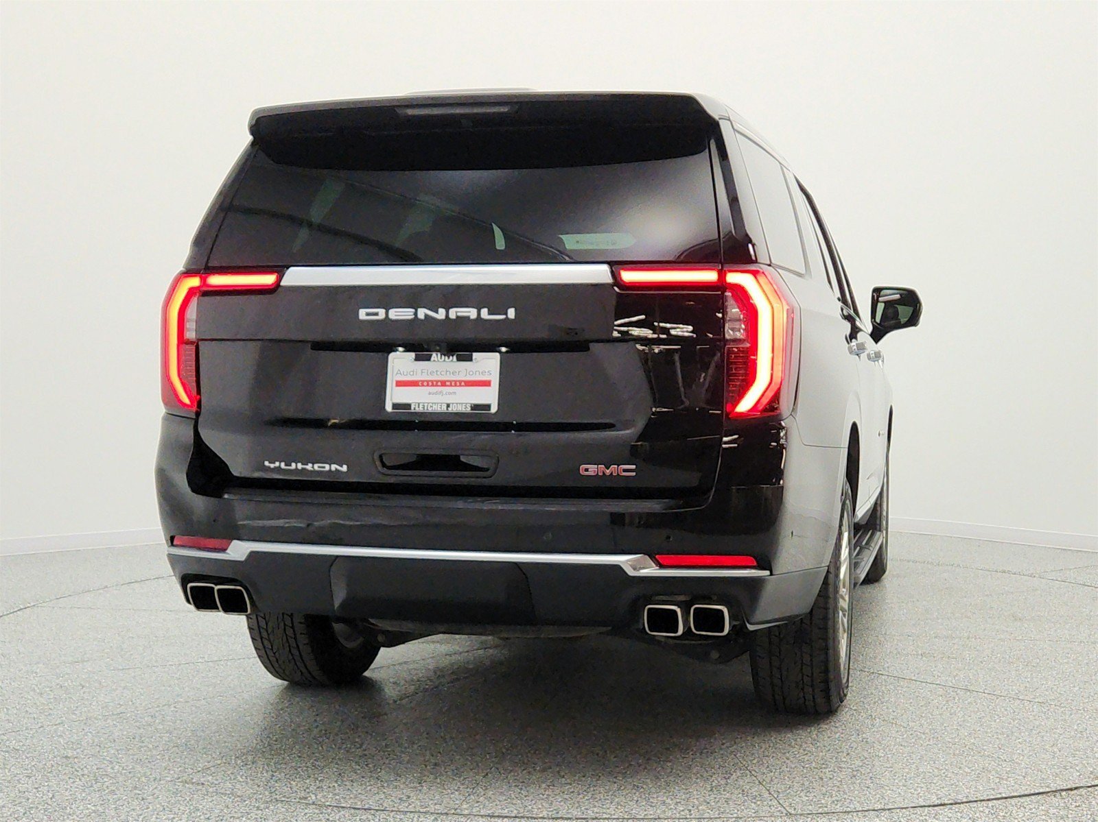 Used 2025 GMC Yukon Denali AWD/4WD image 6