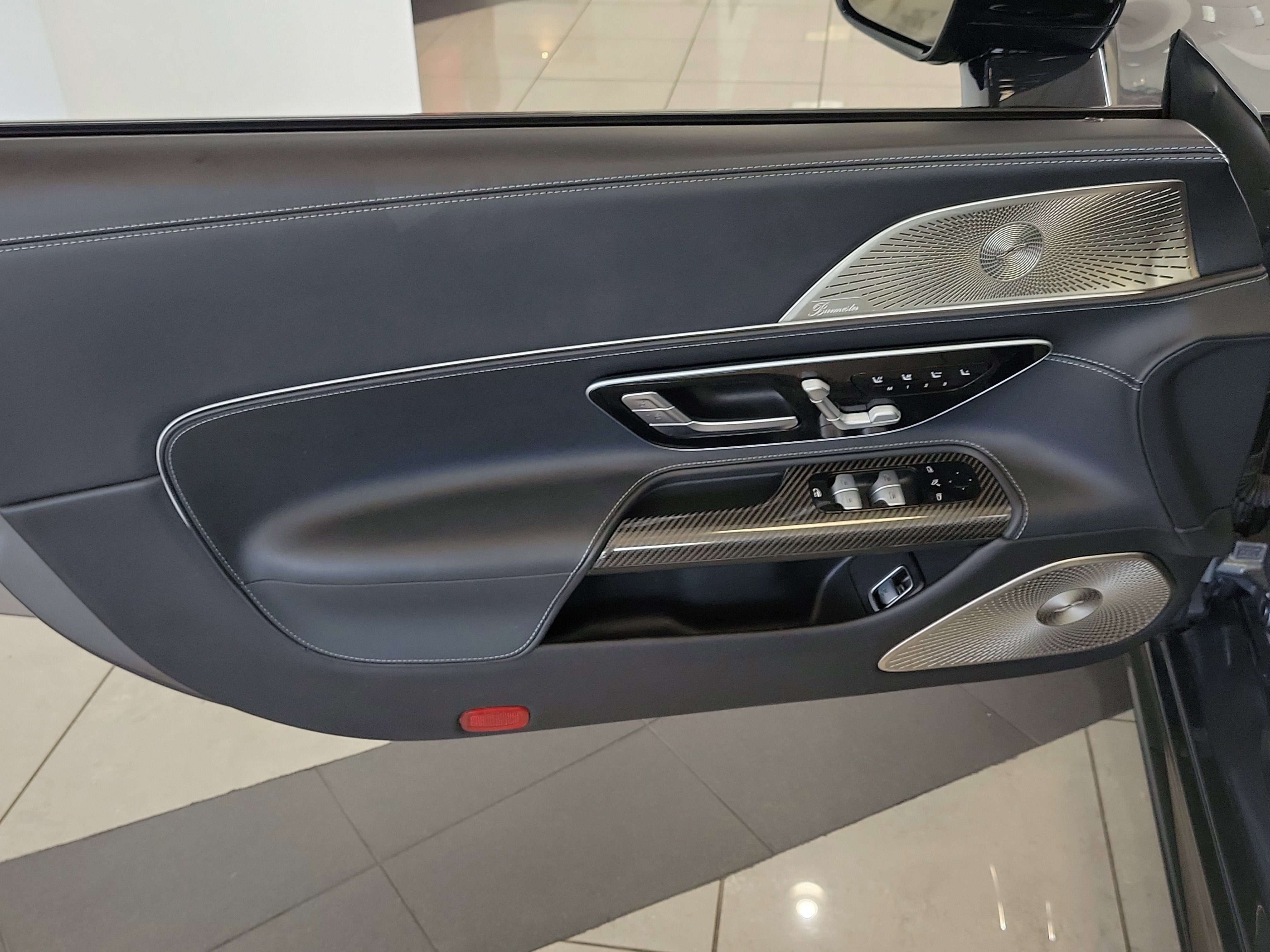 Used 2022 Mercedes-Benz SL 63 AMG 4MATIC image 16