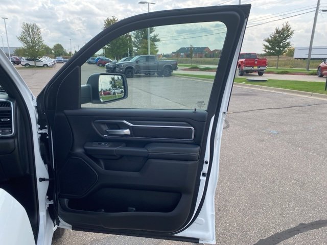 New 2026 RAM 1500 4x4 Crew Cab image 37