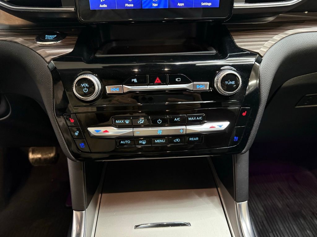 Used 2022 Ford Explorer Limited w/ Equipment Group 301A image 6
