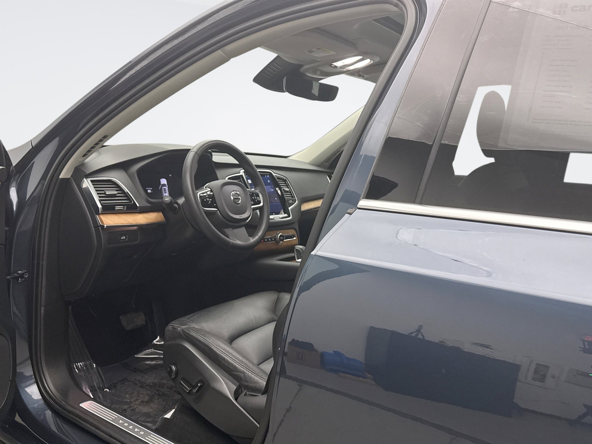 Used 2023 Volvo XC90 B6 Plus image 10