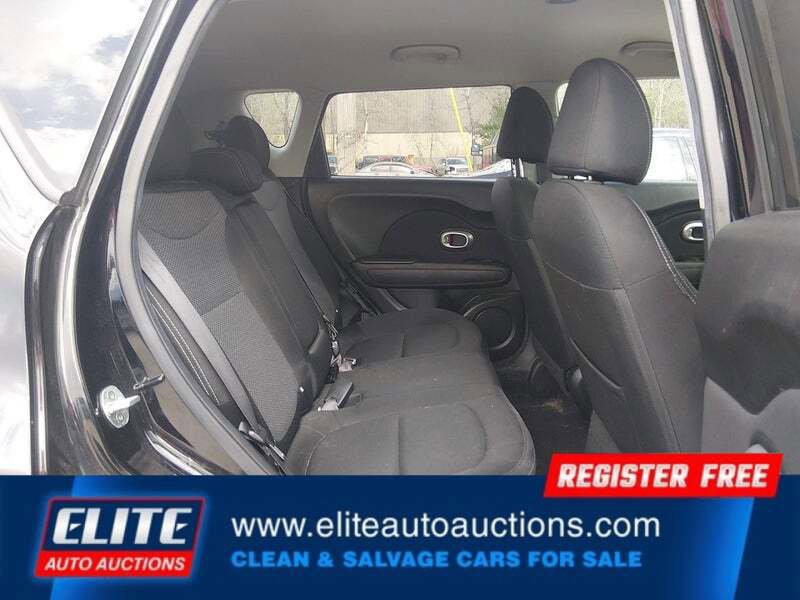 Used 2017 Kia Soul + image 15