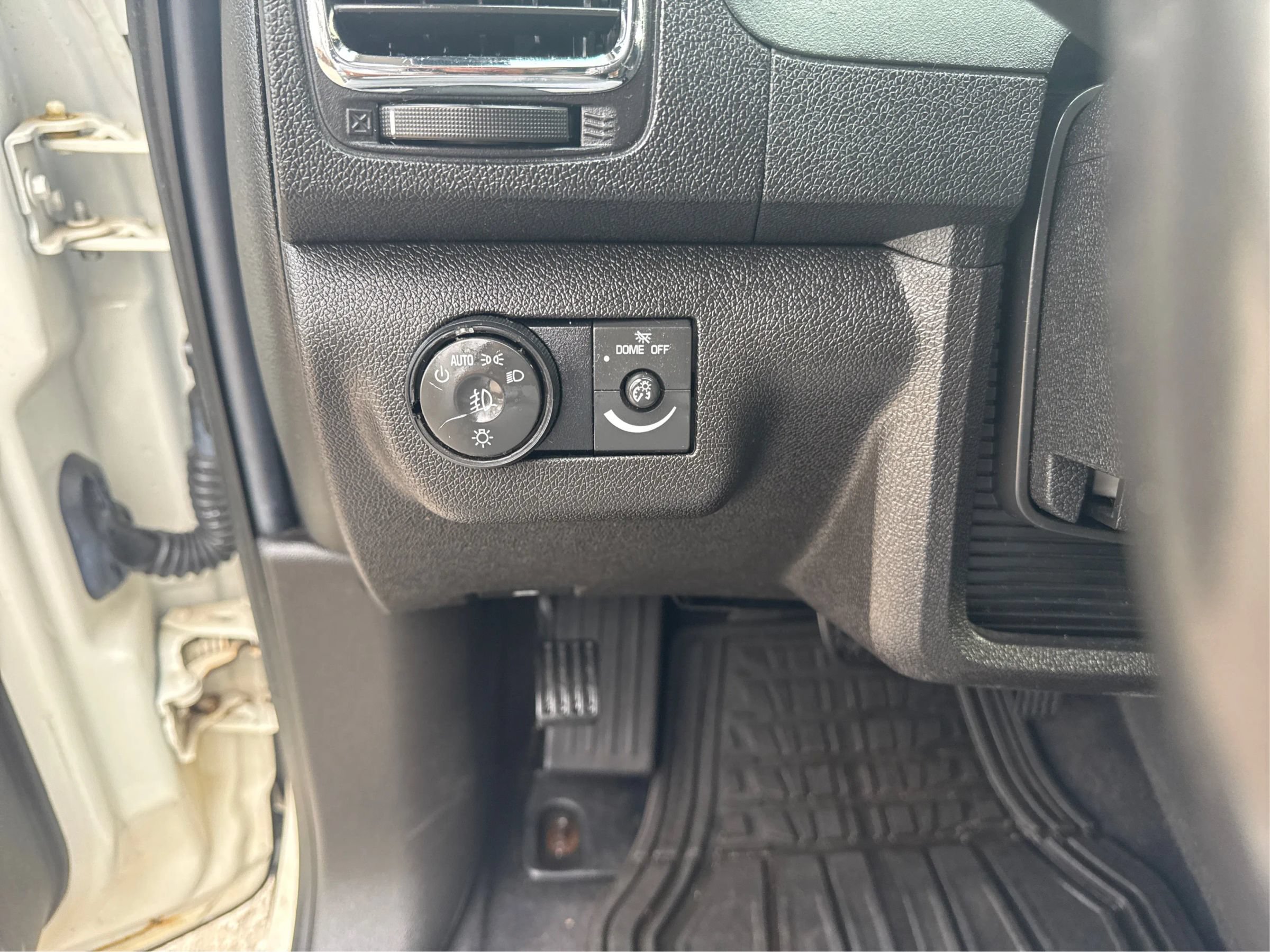 Used 2011 GMC Acadia SLE FWD image 26