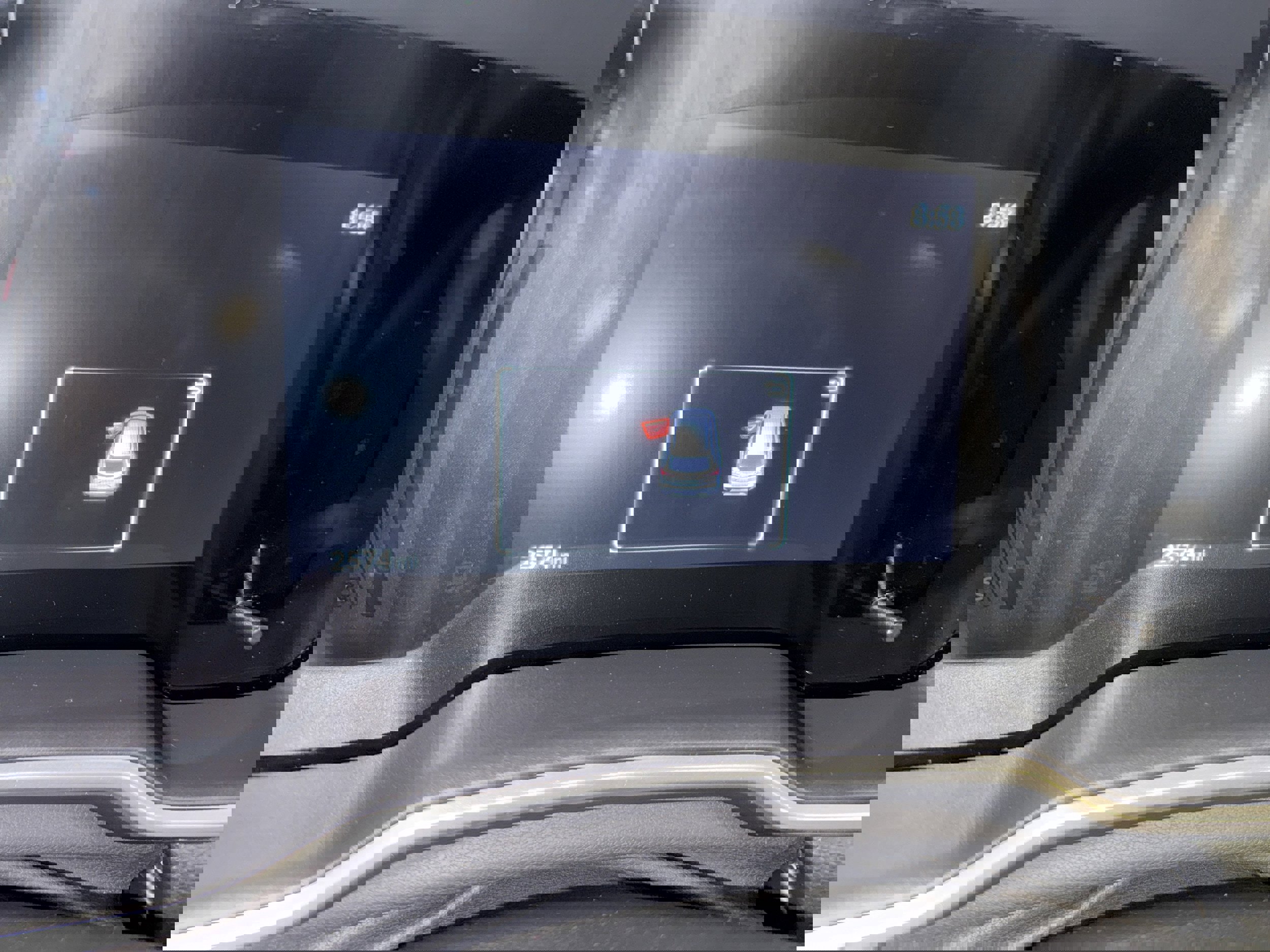 Used 2023 Toyota Corolla Cross XLE w/ Convenience Package image 5