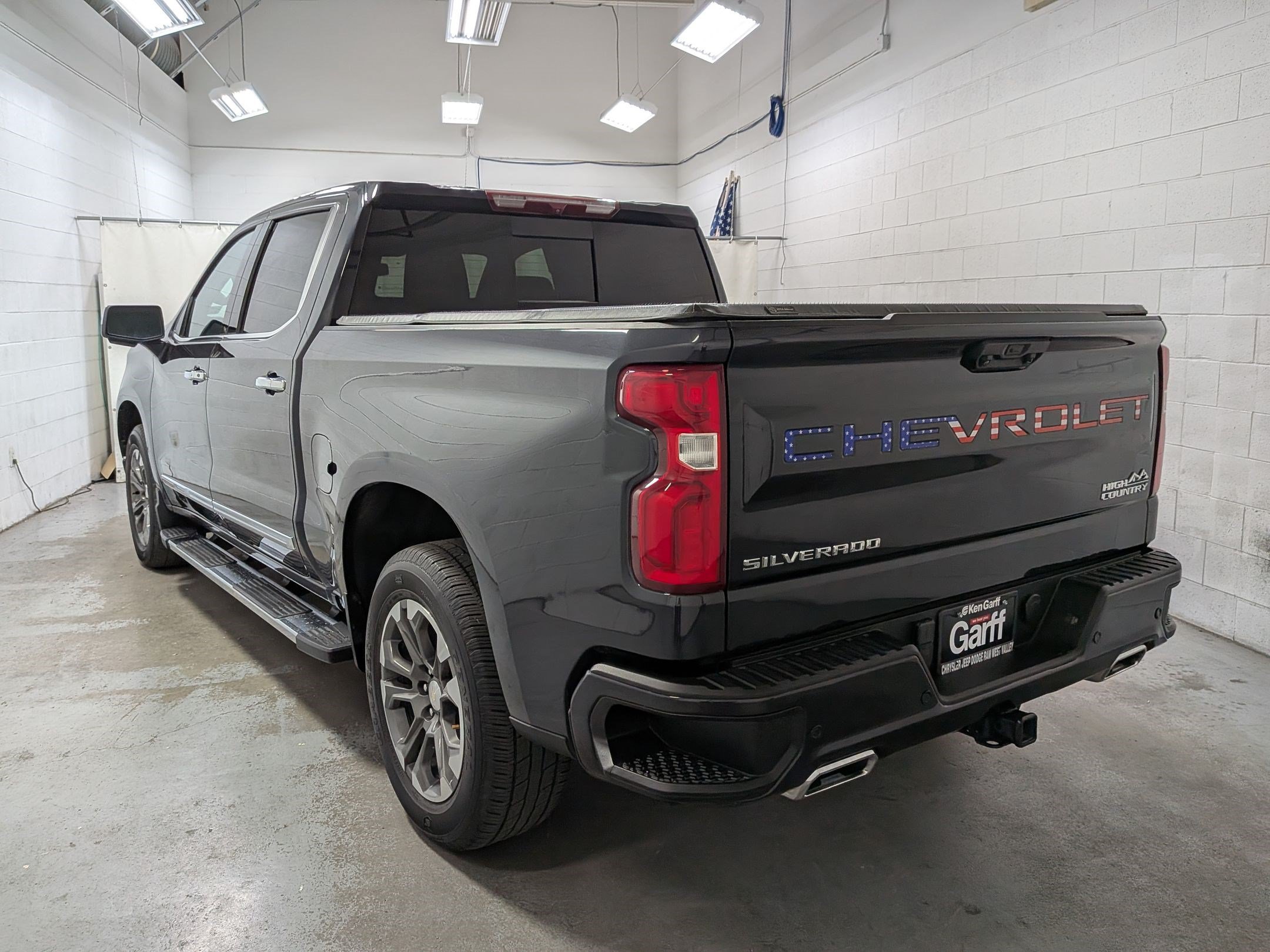 Used 2022 Chevrolet Silverado 1500 High Country RWD image 9