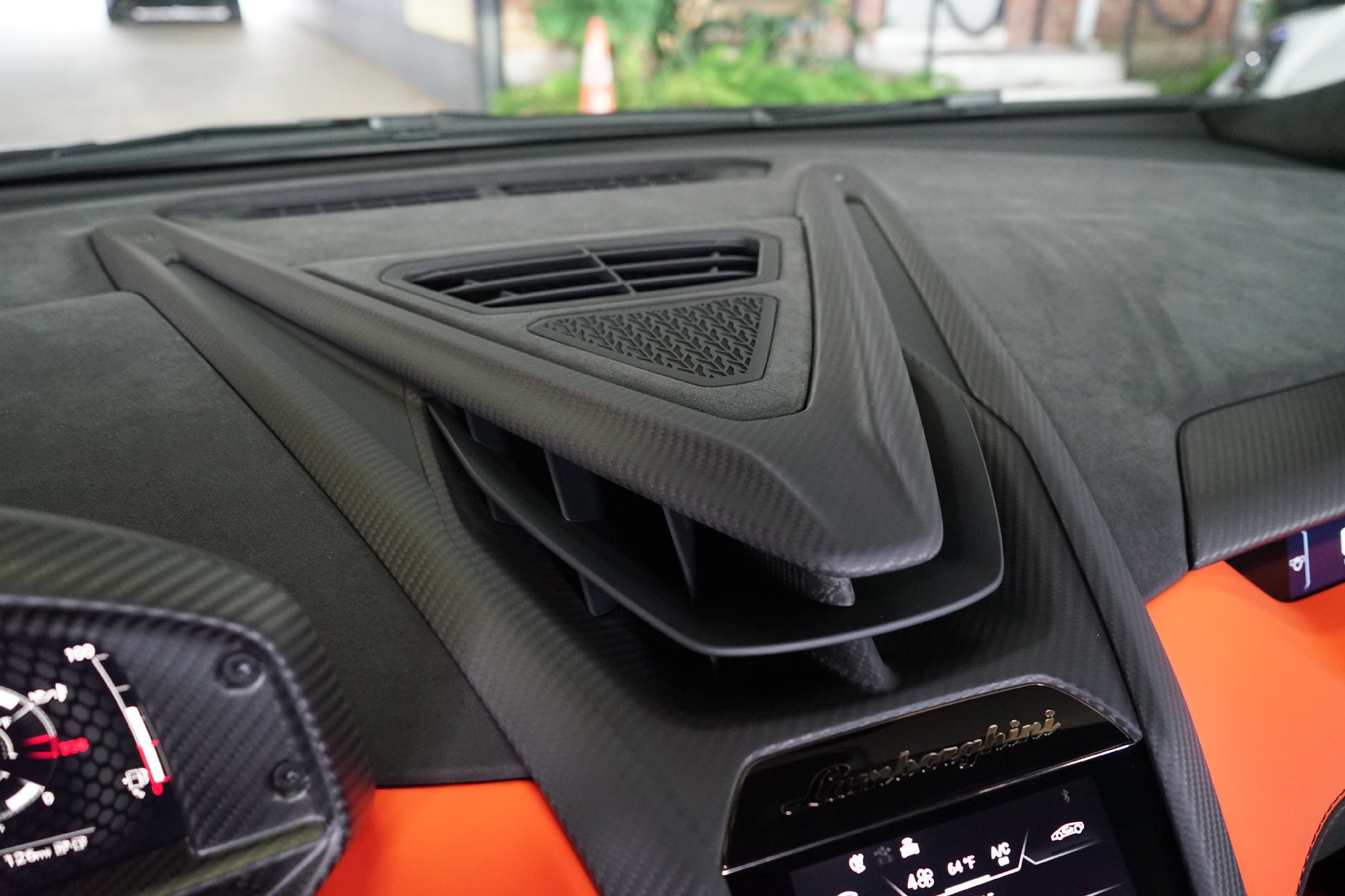 Used 2025 Lamborghini Revuelto AWD/4WD image 17