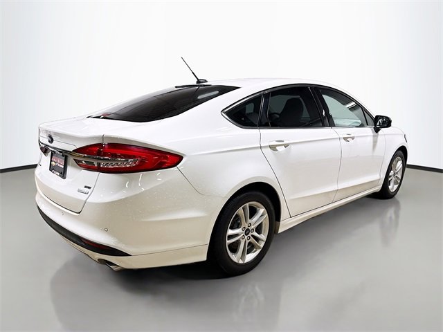 Used 2018 Ford Fusion SE w/ Fusion SE Technology Package image 5