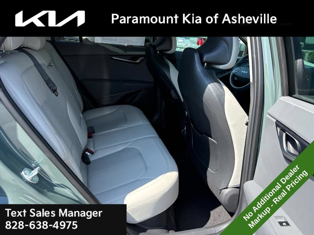 New 2026 Kia Niro EX FWD image 22