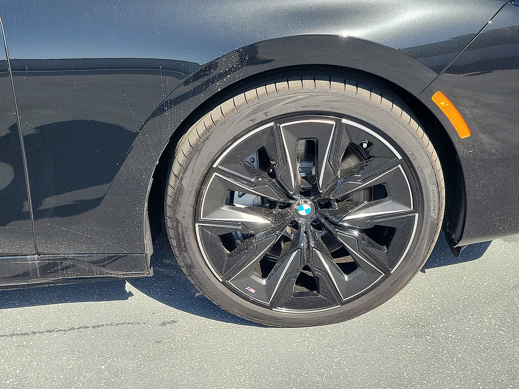 New 2026 BMW 750e xDrive AWD/4WD image 5
