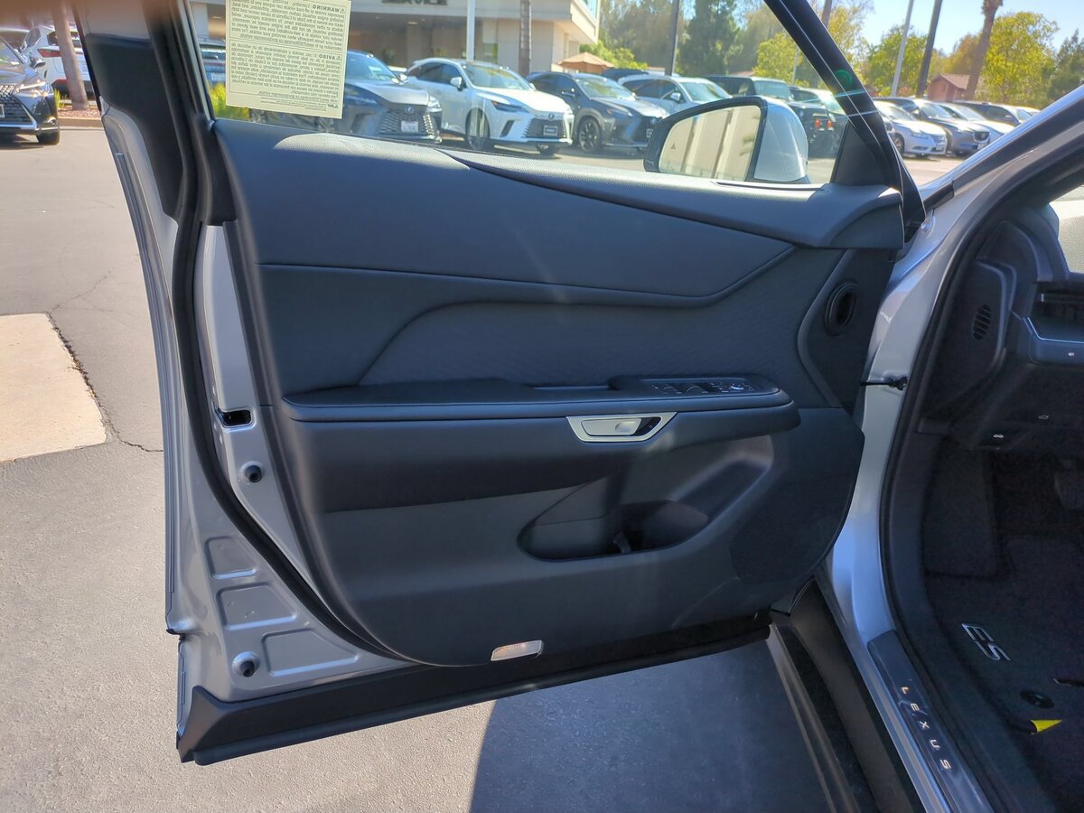 New 2026 Lexus ES 350e w/ Convenience Package FWD image 13