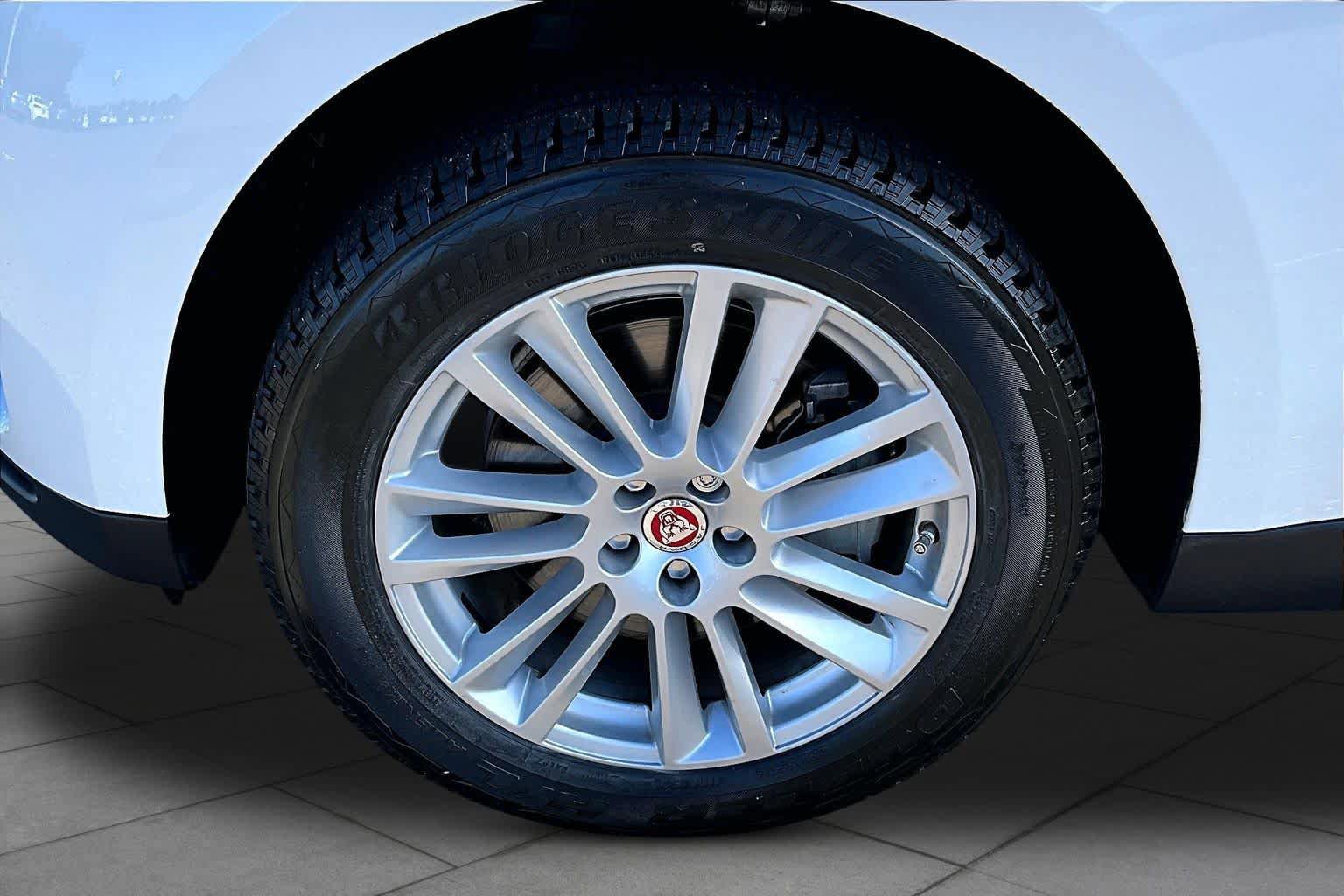 Used 2017 Jaguar F-PACE Prestige AWD/4WD image 10