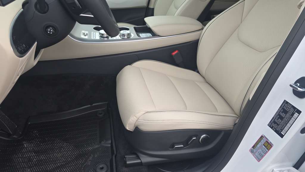New 2026 Genesis GV70 2.5T Advanced AWD/4WD image 11