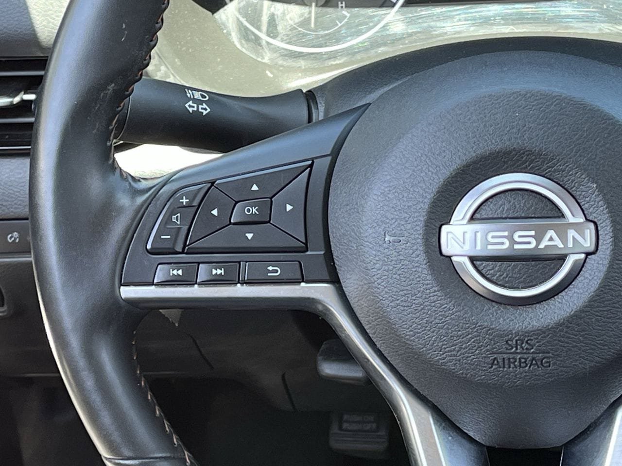 Used 2025 Nissan Sentra SR FWD image 12